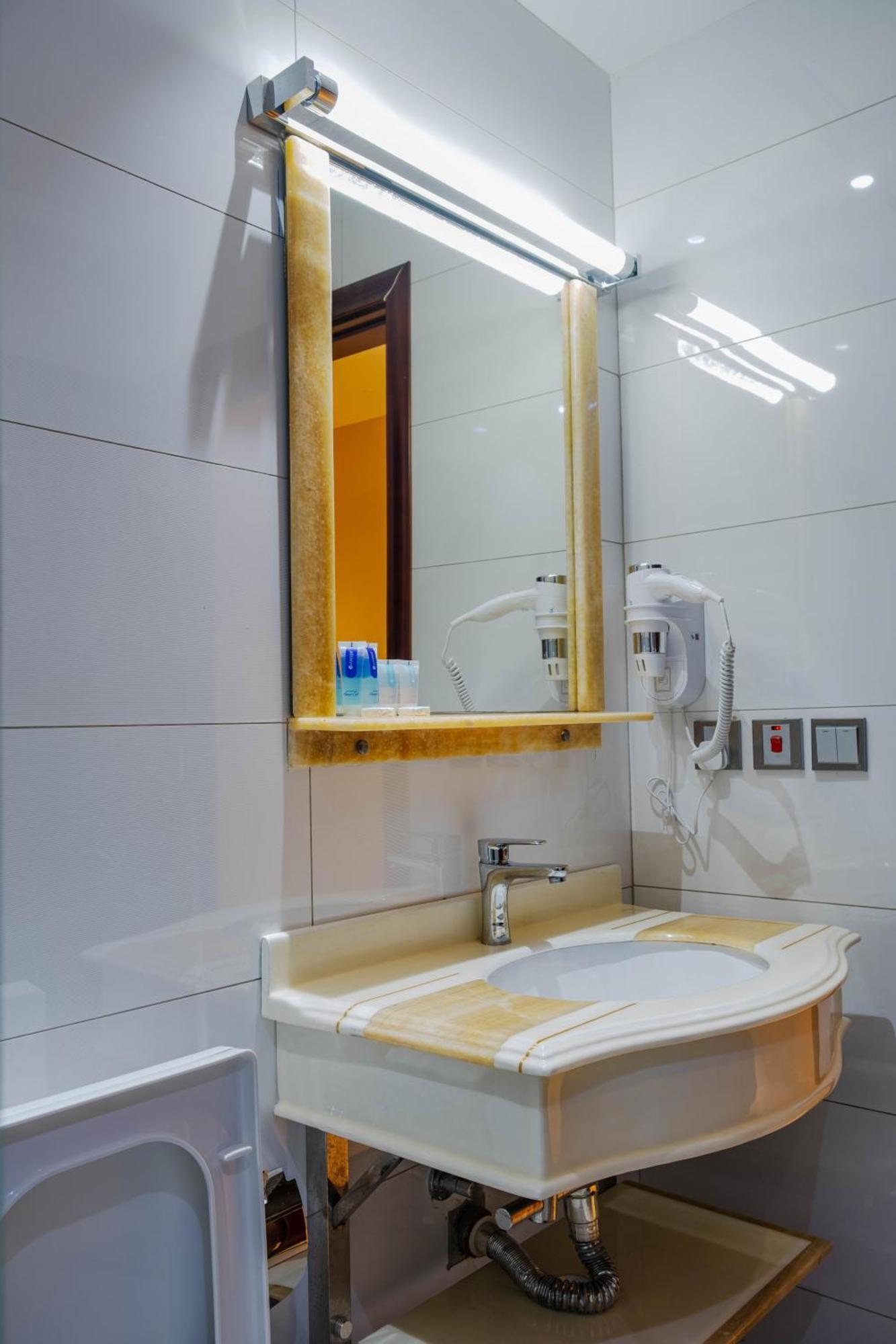 Nersyan Taiba Hotel Apartments Medina Exterior photo